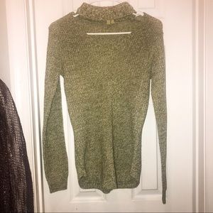 True Craft ⭐️ Choker neck olive green sweater